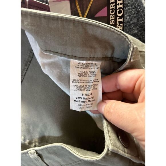 Lee Capris Size 20W Slender Stretch Tan Khaki Capris NWT - Picture 5 of 6